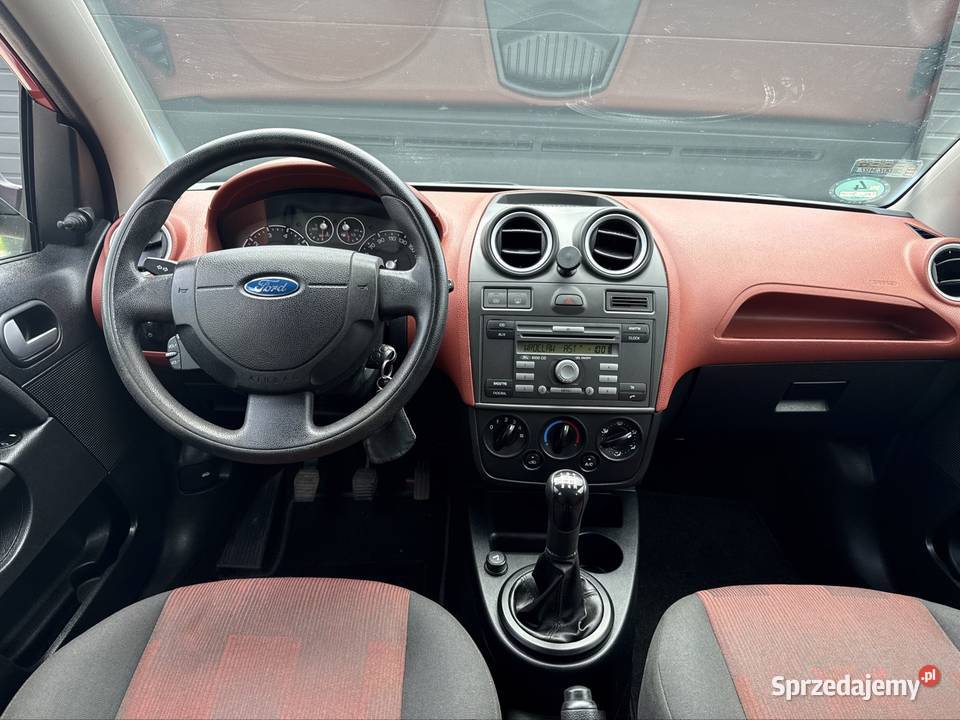 Ford Fiesta 14 benzyna LIFT Klimatyzacja Super 4/5 Bierutów sprzedam