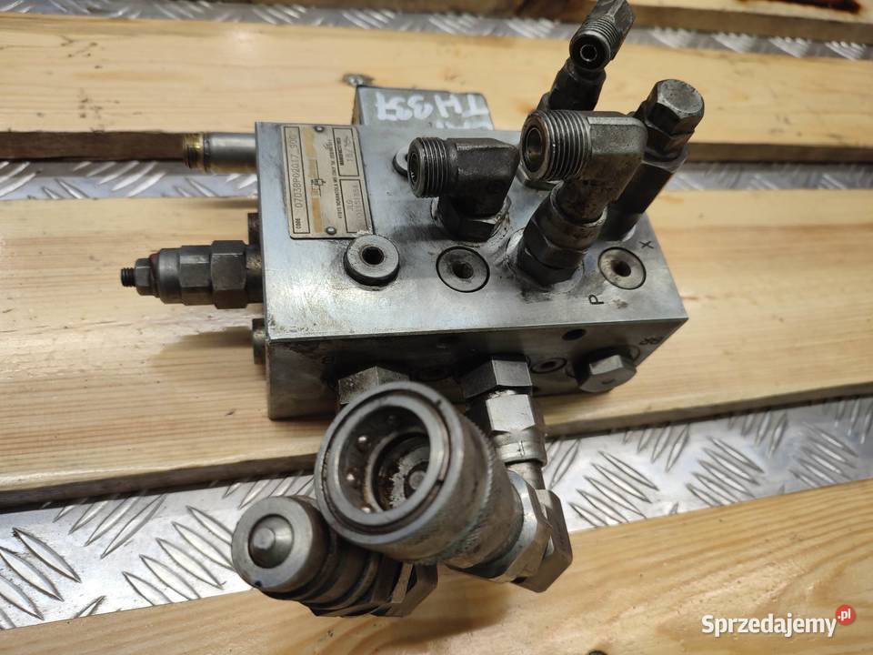 Blok hydrauliczny CAT TH 337 0703BP02017 Pozostałe wielkopolskie Wilkowo sprzedam