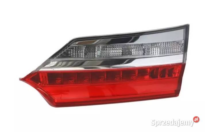 Toyota Corolla E18 1319 Lampa tylna prawa osobowe Łódź