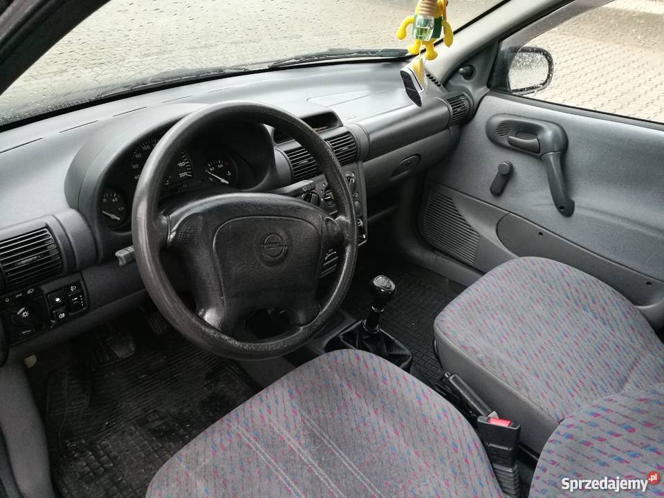 Opel Corsa B 14 benzyna szyberdach autoalarm benzyna Zebrzydowice