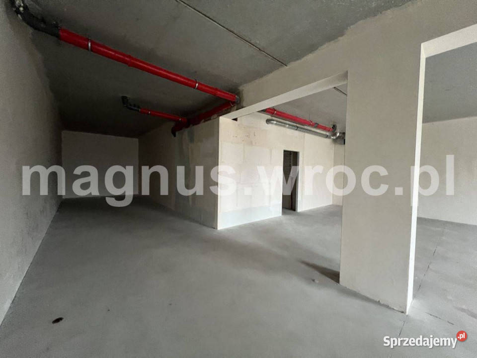 Do wynajęcia lokal na osiedlu Kiełczowskim witryna Wrocław