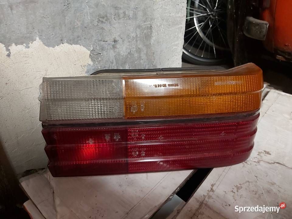 Lampa tylna lewa Renault 25 stary typ Toruń