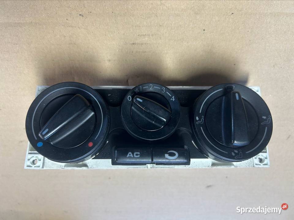 Panel nawiewu klimatyzacji Passat b5 1j0820045g kujawsko-pomorskie Grudziądz