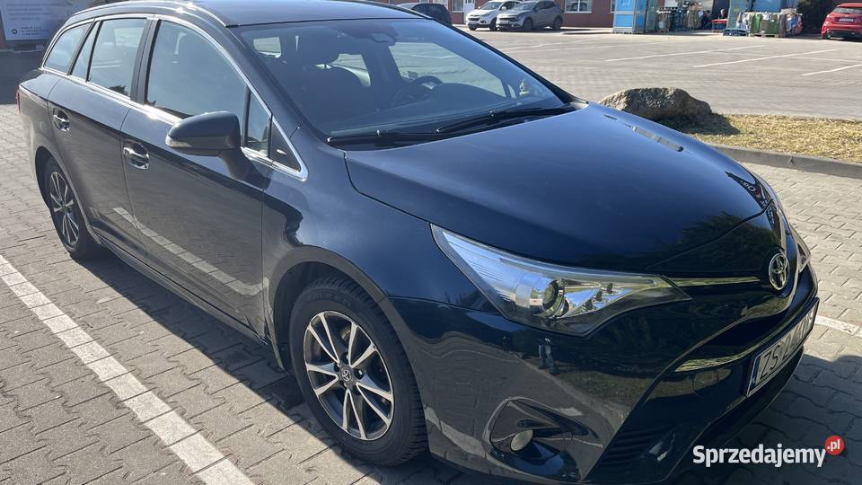 Piękna Toyota Avensis 2017 combi Automat Szczecin