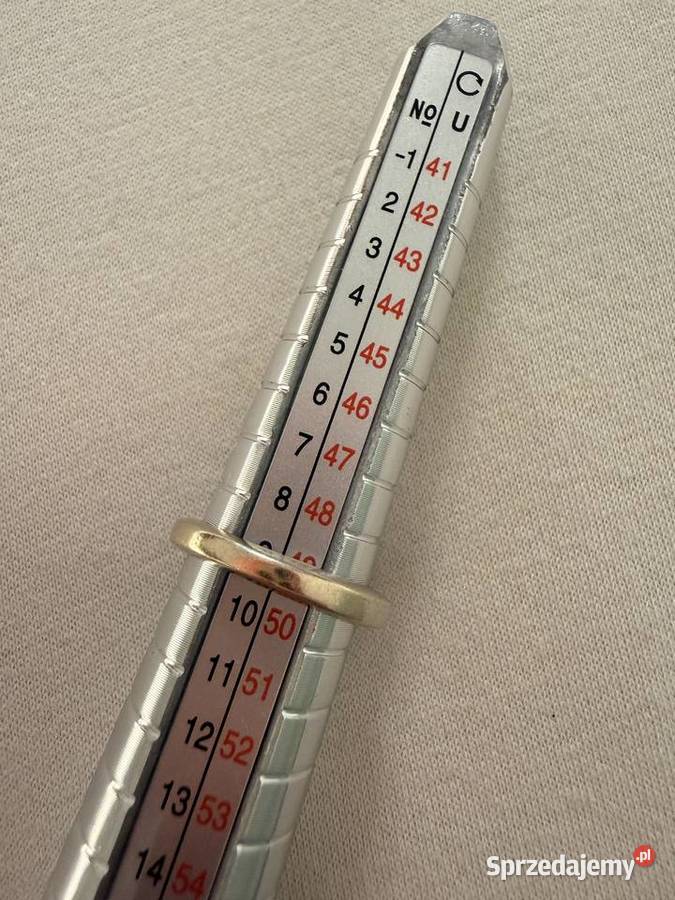 Ekskluzywny pierścionek zaręczynowy z białego Szczecin