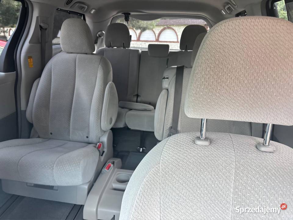 Wynajem Toyota Sienna 8 osobowa 35 Benzyna LPG Chełm