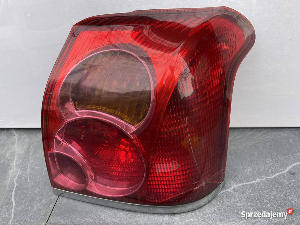 TOYOTA AVENSIS T25 HB PRAWA LAMPA TYŁ 5D Ostroróg