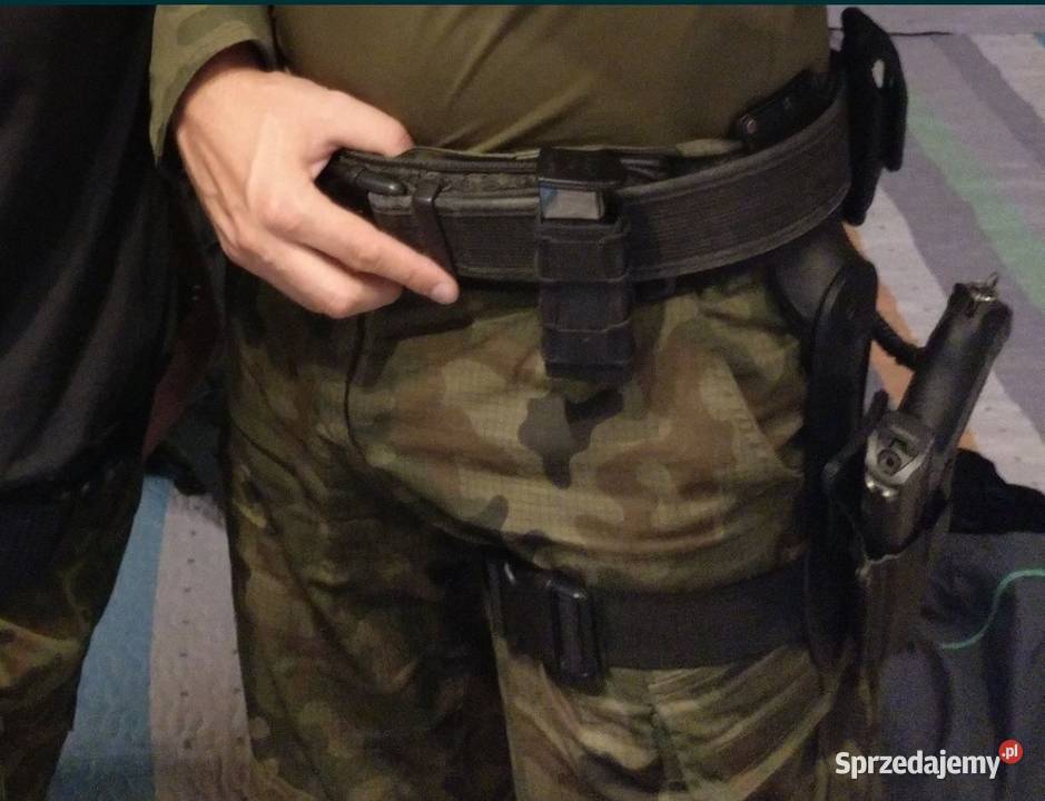 Israelska Kabura na panelu udowym Fobus Roro