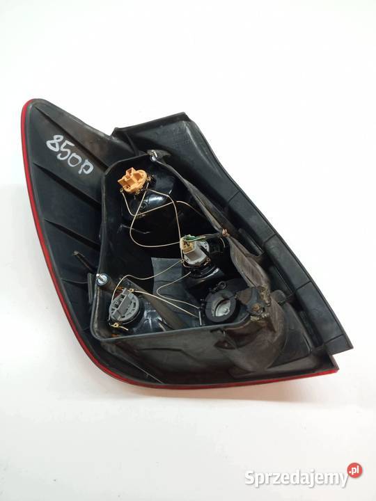 LAMPA TYŁ PRAWA EU Toyota Corolla Verso I