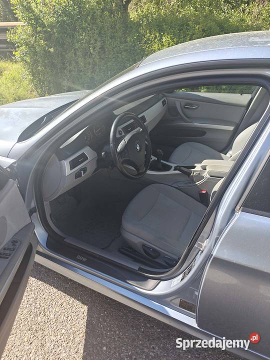 BMW E90 20 benzyna Piekoszów