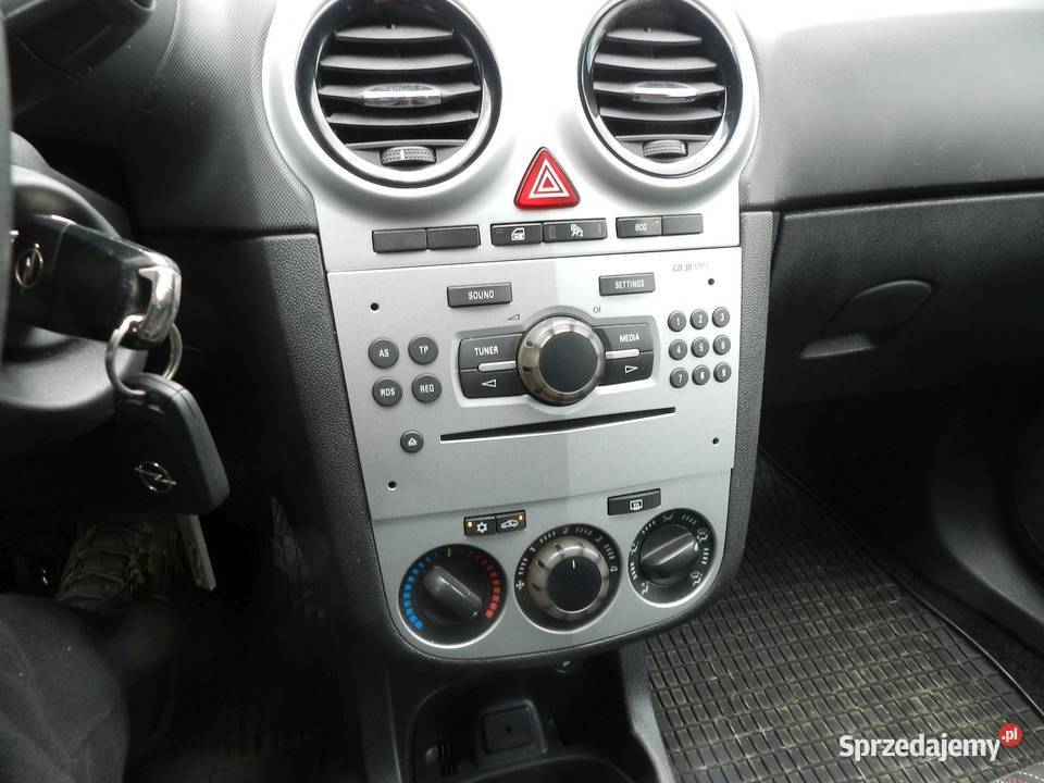 Opel Corsa D benzyna 14 100 5drzwi klima Livt Puszczykowo