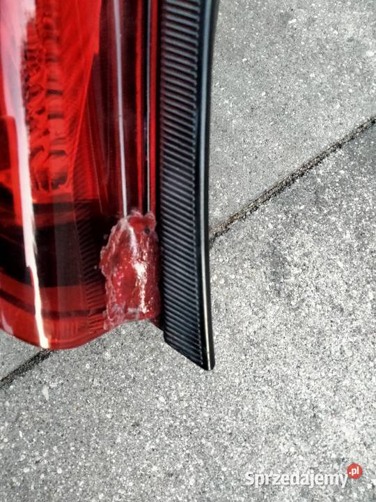 toyota yaris III 3 lift lampa lewy tył tylna