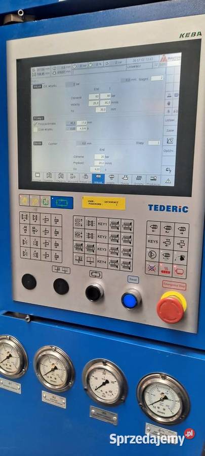 Wtryskarka Tederic D680 robot