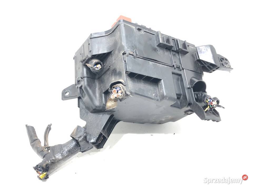 SKRZYNKA BEZPIECZNIKÓW SUZUKI SX4 Hatchback 16