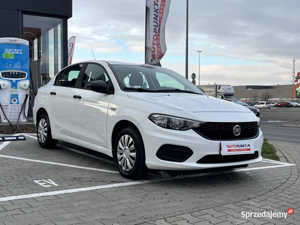 FIAT Tipo 2016r niski przebieg Salon Poznań sprzedam