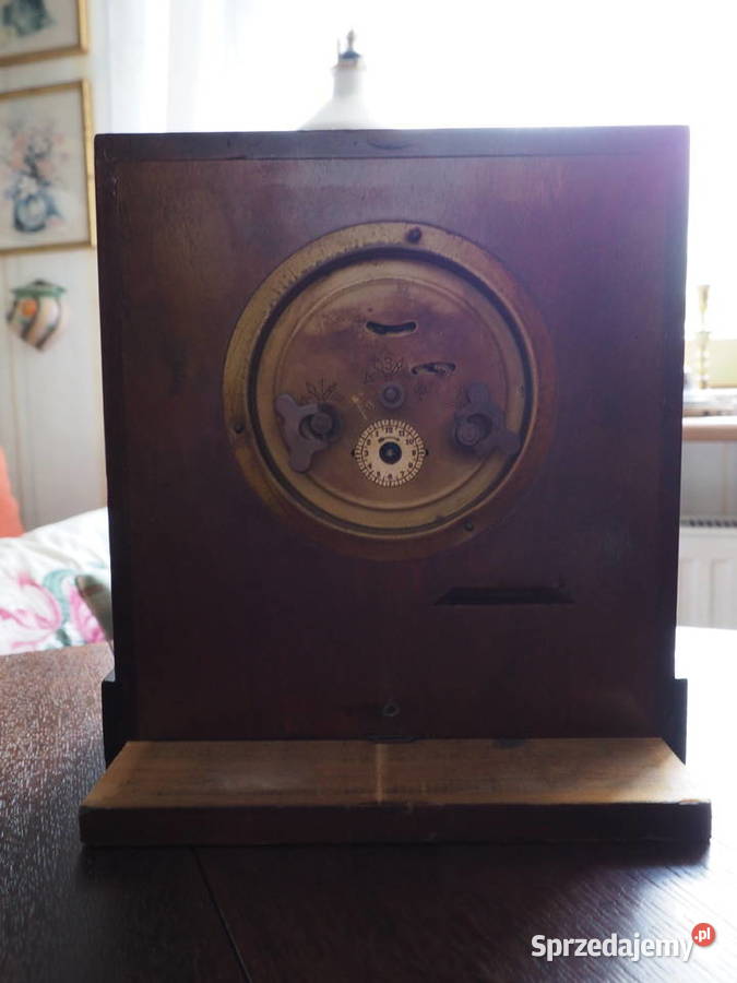 Historyczny Zegar z Mechanizmem na MonetyDansk Szczecin