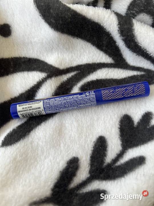 Blue Mascara eyeliner Eveline cosmetics