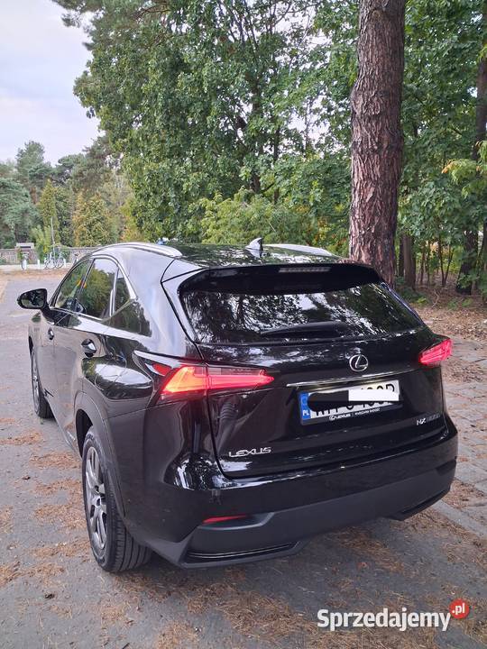 Lexus NX czarny na gwarancji salonu LEXUS Warszawa