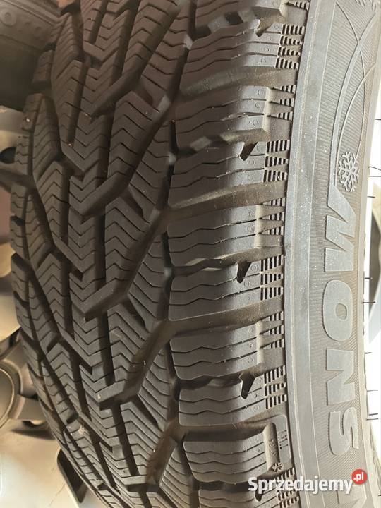 Komplet kół Audi Q7 felgi 18 opony zimowe 23560 Wólka Niedźwiedzka sprzedam
