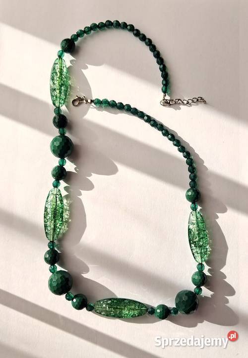 Ciemnozielone korale retro vintage PRL 70s 80s