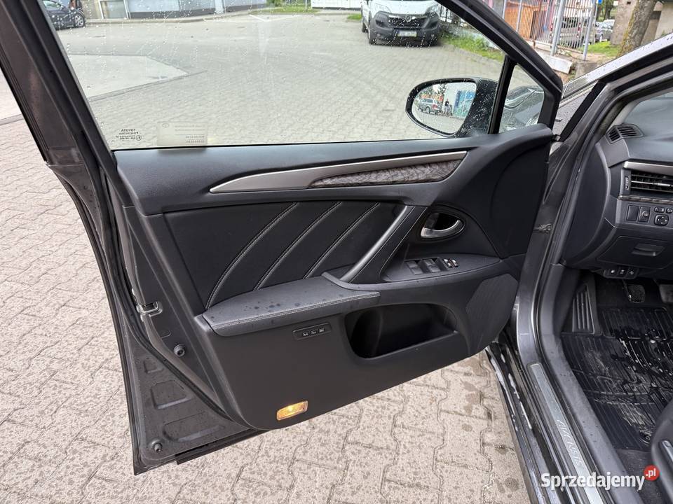 Toyota Avensis 2016 18 benzyna Gwarancja śląskie sprzedam