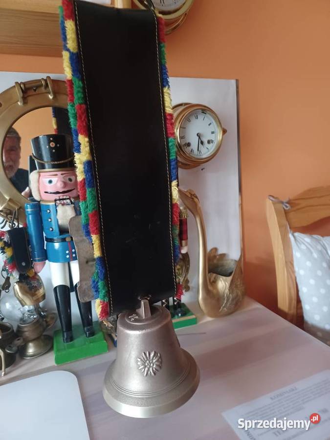 Krowiak Piękny mosiężny dzwonek Dekoracje i ozdoby Poznań