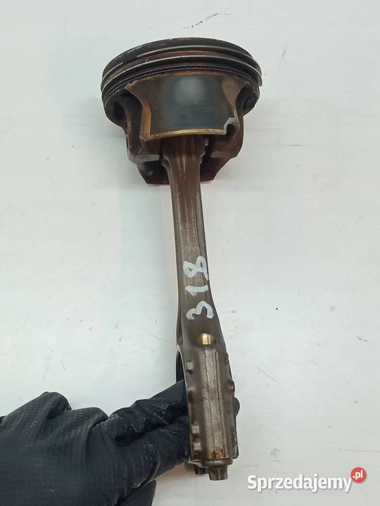 TŁOK KORBOWÓD 82L199 20 TSI TFSI Skoda Superb sprzedam