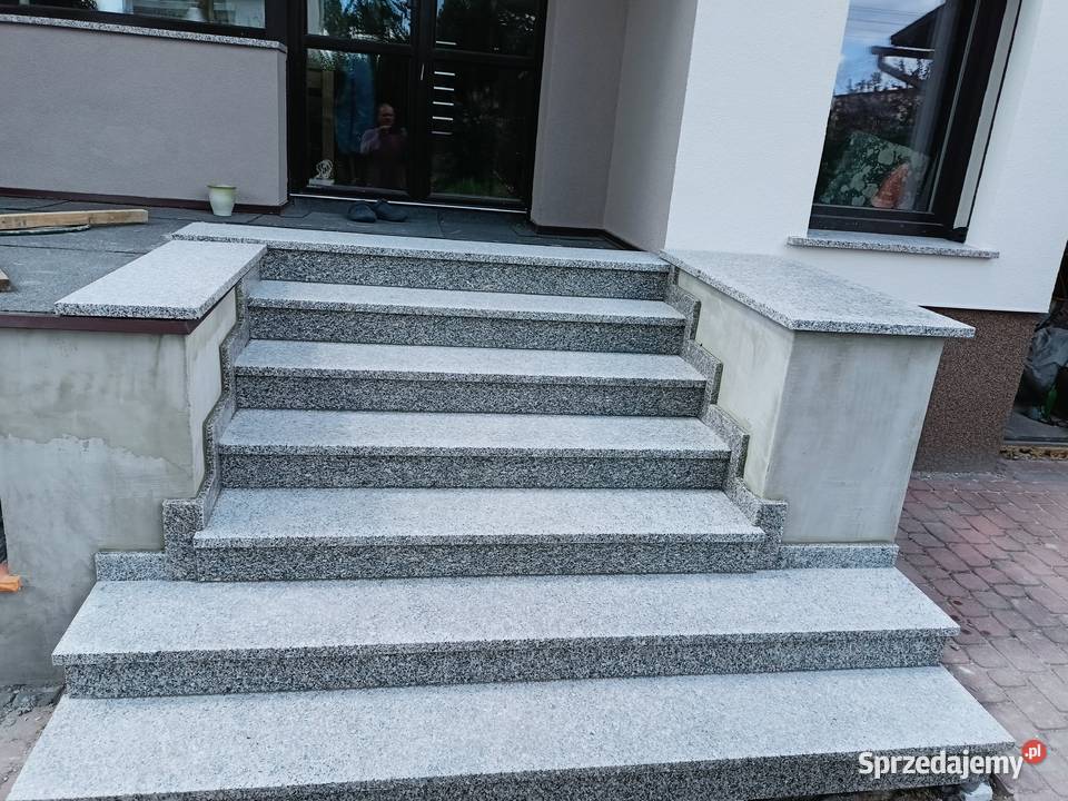 Schody i parapety kamienne Granit marmur Byczyna