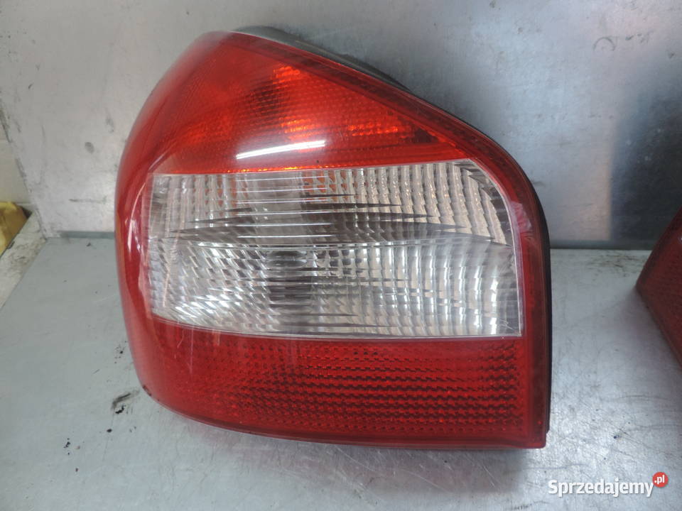 AUDI A3 8L FL LAMPA LEWY TYŁ