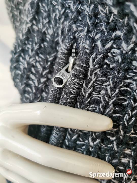 sweter z kapturem M