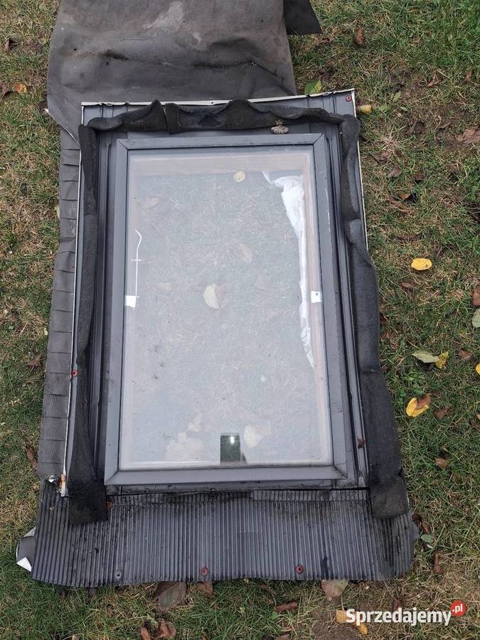 Wyłaz dachowy 73x45 okno Ogrodniczki