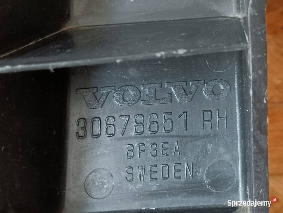 VOLVO V70 XC70 08 ŚLIZG ZDERZAKA PRAWY TYŁ Pleszew