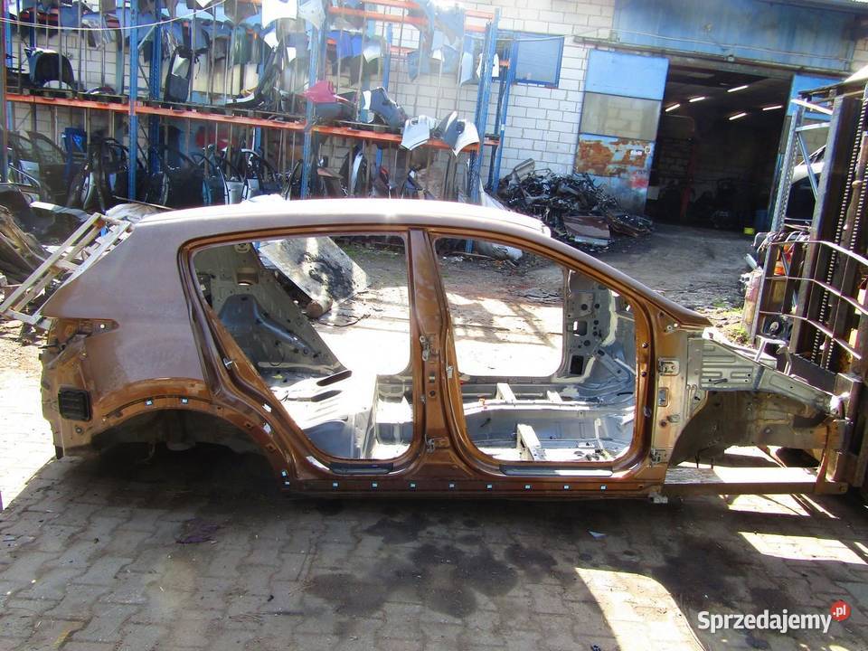 PRÓG SŁUPEK PRAWY BOK MY KIA SPORTAGE IV sprzedam