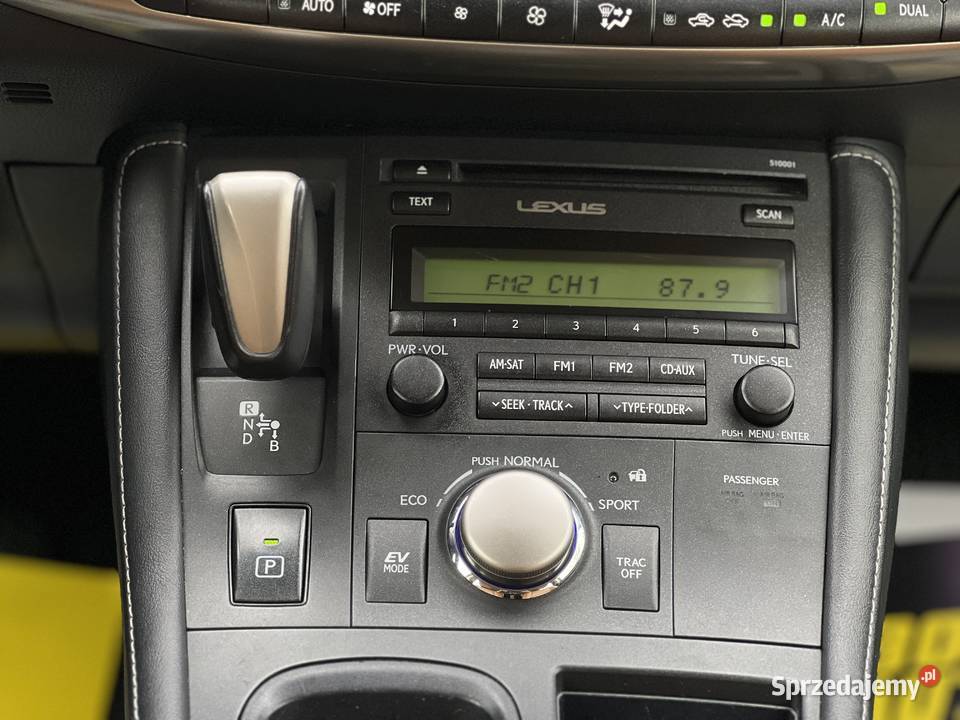 Lexus CT 200h 2016 benzyna+LPG