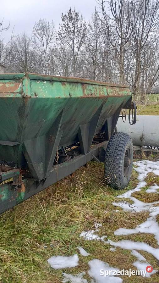 sprzedam rozrzutnik wapna piaskarka solarka Olesno sprzedam