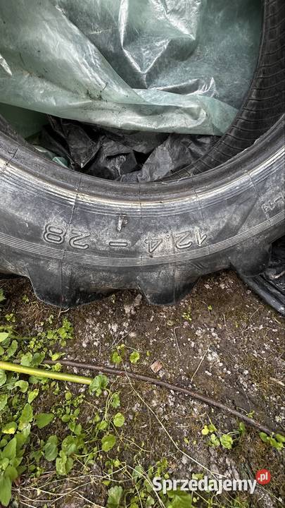 Opony 124 R24 lubelskie Łuszczów-Kolonia sprzedam