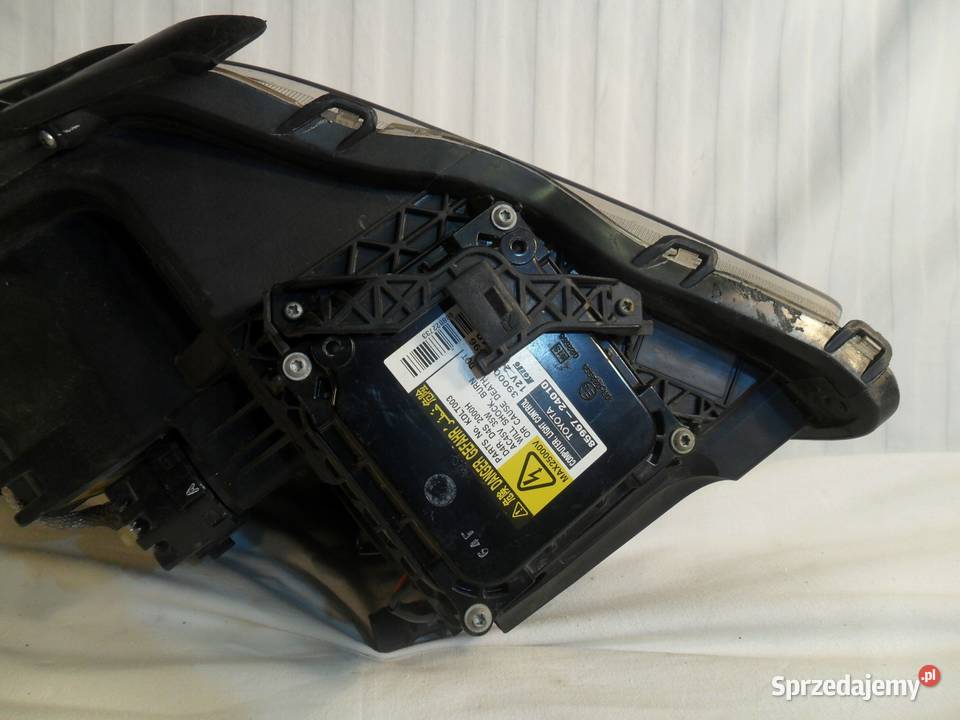 TOYOTA AVENSIS T25 LIFT 2007 2008 2009 XENON osobowe Nowy Tomyśl