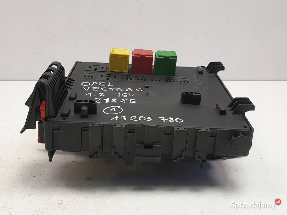 Opel Vectra C SKRZYNKA BEZPIECZNIKÓW 13205780 Chełm