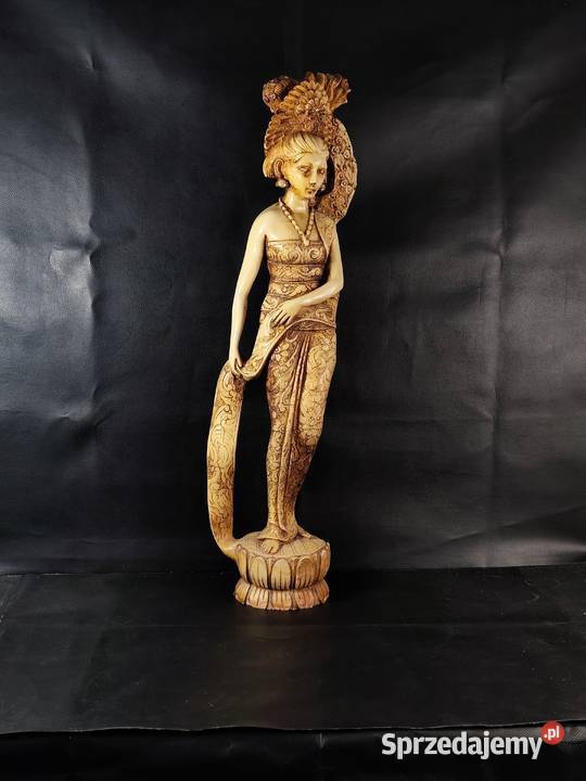Rzeźba Figura Kobiety W Stroju Orientalnym Poddębice
