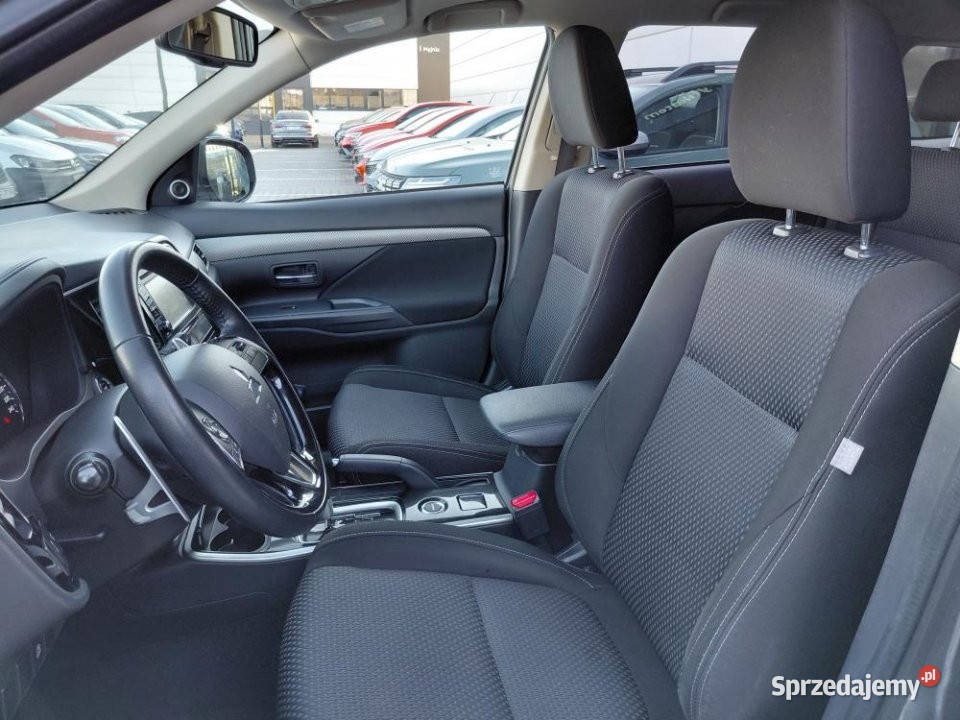 MITSUBISHI Outlander 2017r Automat Bogata Wersja 150KM Warszawa