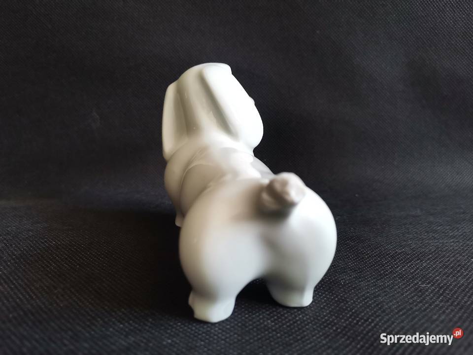 Stara figurka Pies Jamnik porcelana Bogucice PRL śląskie Katowice