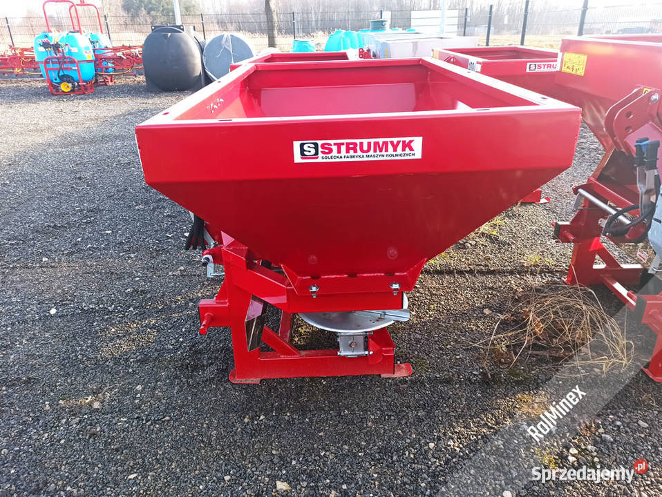 2tarczowy Rozsiewacz do nawozów Strumyk Tytan Rawa Mazowiecka