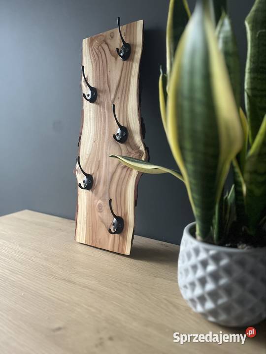 Wieszak z drewna Solcza