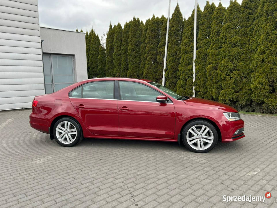 Volkswagen Jetta 20 TDI Szklany dachSkóraKamera Rok produkcji 2015 Baranowo
