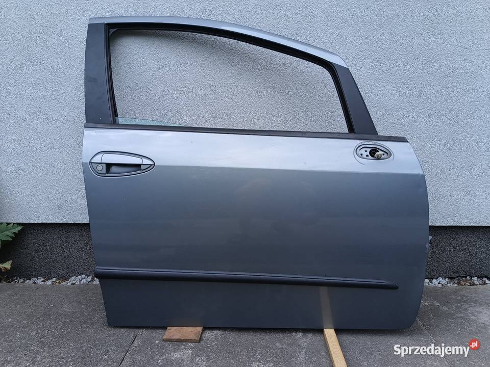 Fiat Grande Punto 3D drzwi prawe 595A Drzwi