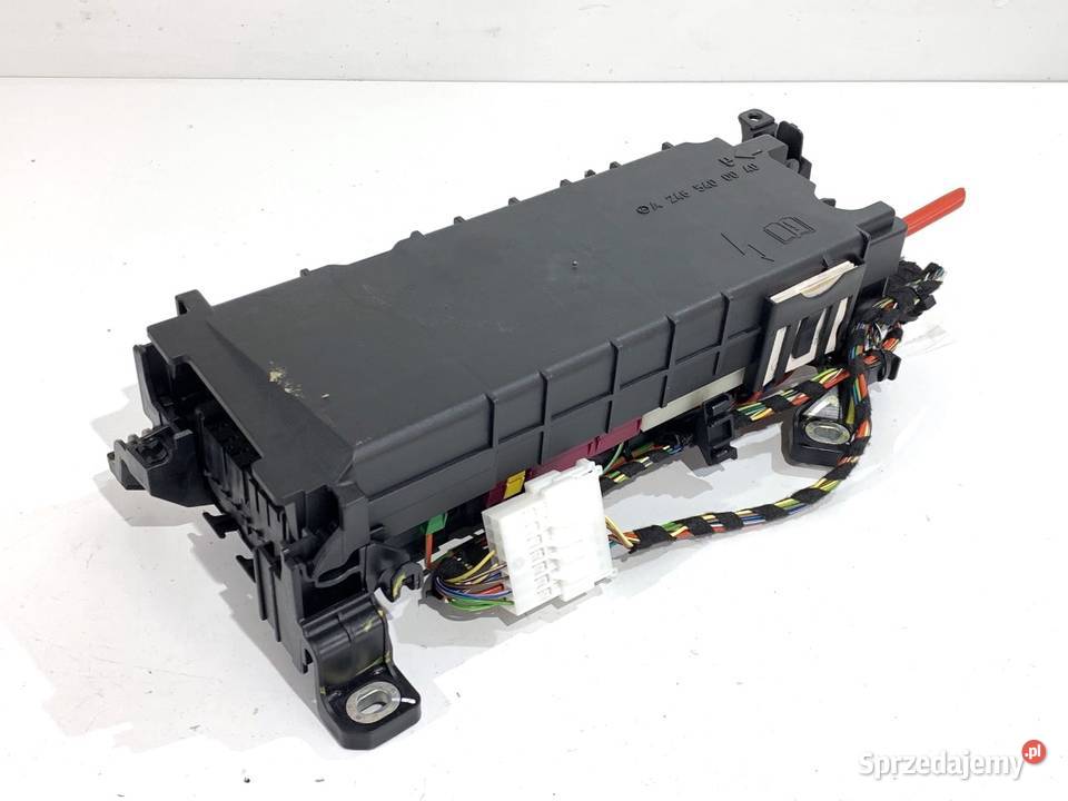 SKRZYNKA BEZPIECZNIKÓW MERCEDES W176 A2465400040 Skrzynki bezpieczników