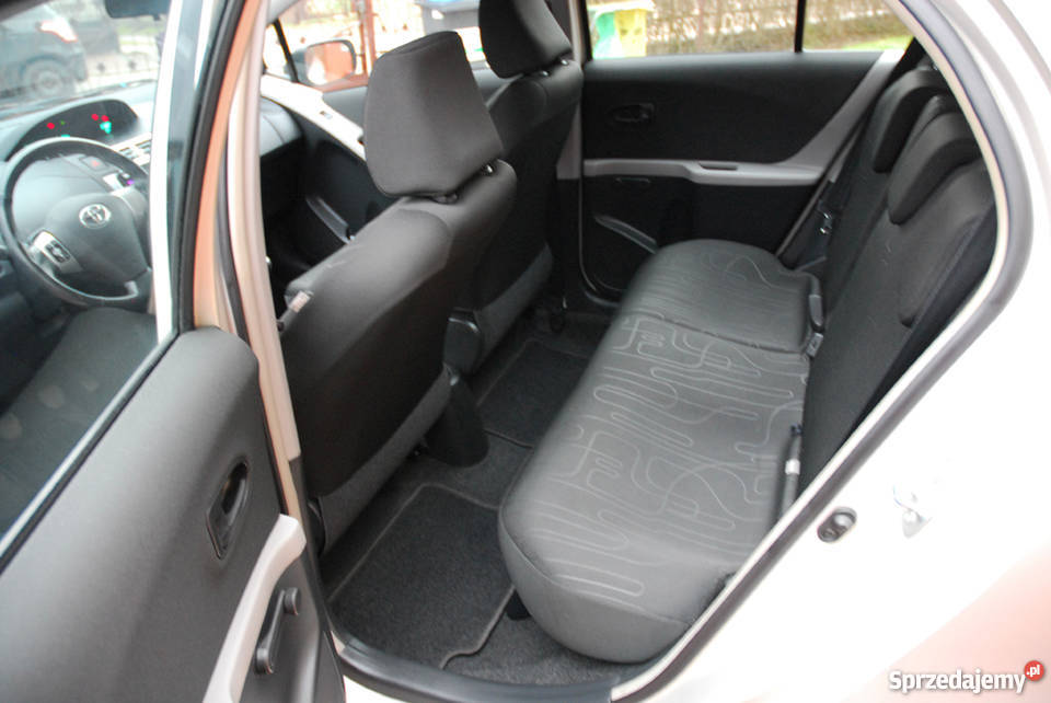 TOYOTA YARIS II 2010 r 13 Benzyna 100 Wersja SOL Kielce