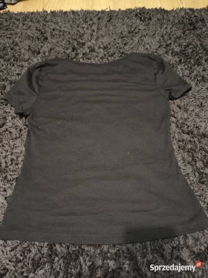 bluzka z dekoltem