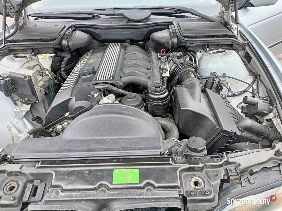 BMW E39 20 Benzyna 150 1999r Koło sprzedam