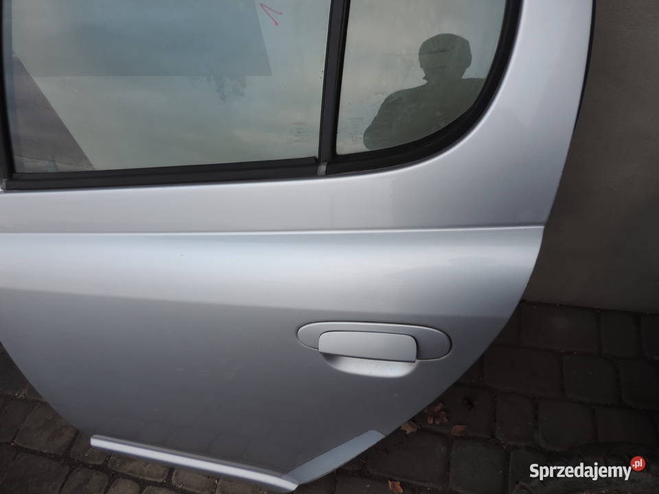 DRZWI LEWY TYŁ TOYOTA YARIS 1 KOLOR 199 Nowy Sącz